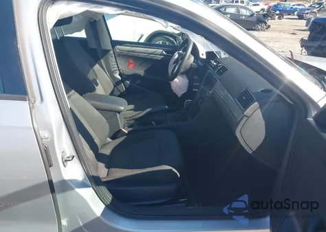 2014 Volkswagen Passat 1.8T S z USA, uszkodzony, nr VIN 1VWAS7A37EC032446